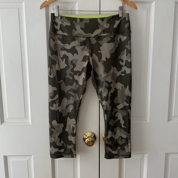 Reebok Camo Cropped Leggings - Picture 1 of 4